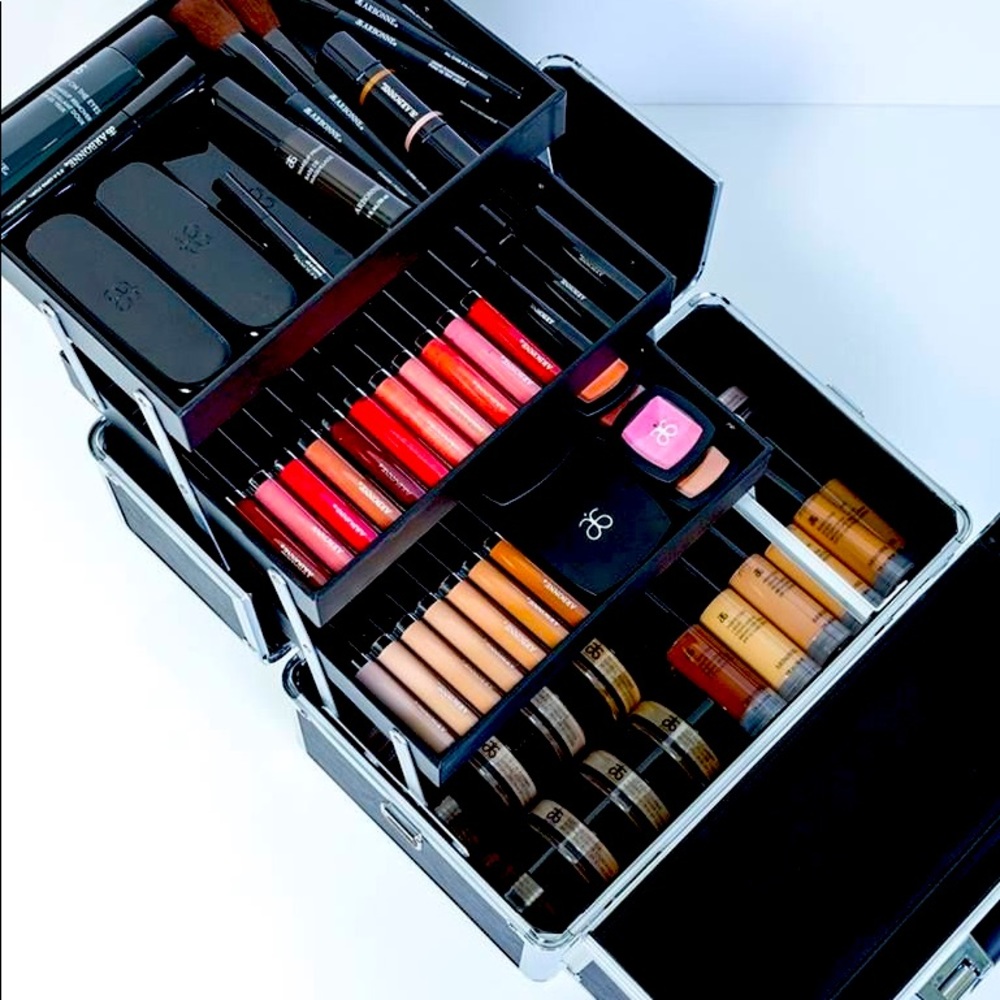 Cosmetic trunk- Cosmetic artist Arbonne Hard-case Tote